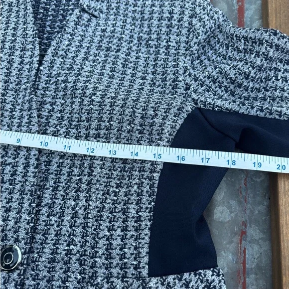 St. John Navy and White Tweed Blazer- EUC - Picture 10 of 11